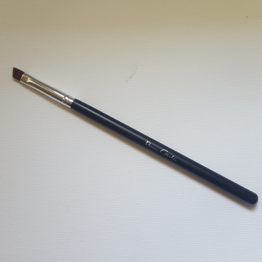 Bean Gachis eyebrow brush